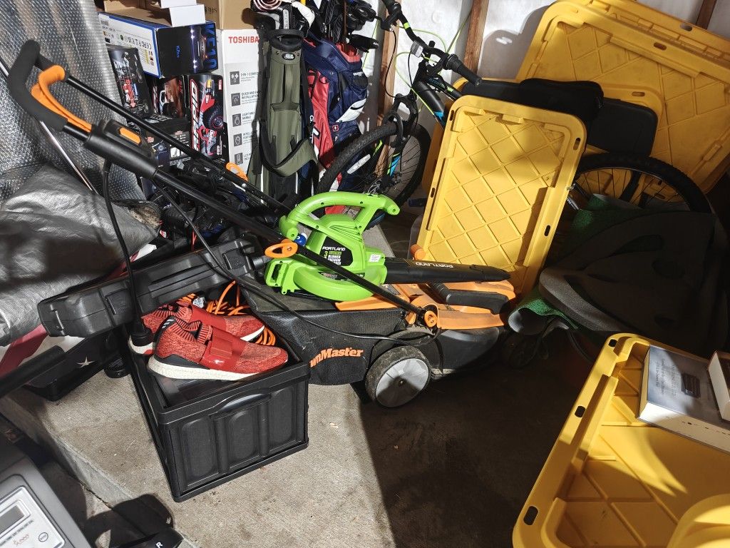Electric lawn mower