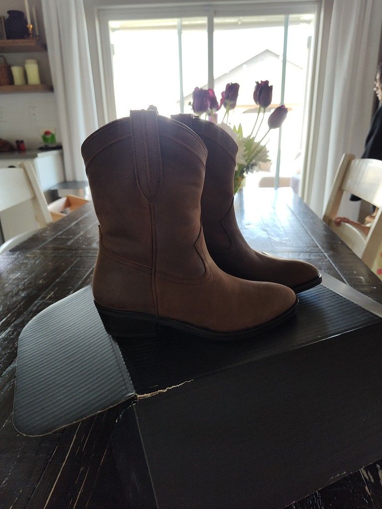 Women's Boots Size 6.5 Thursday Liberty New