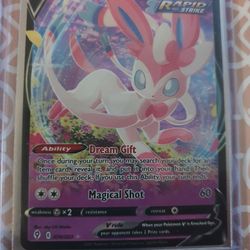 Sylveon V 074/203 Pokemon Card