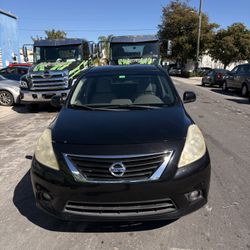 Nissan Versa 2012