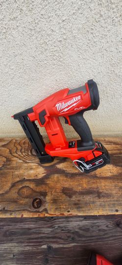 Milwaukee staple gun m18 fuel tool battery 5ah