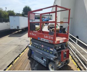 Skyjack Scissor Lift 