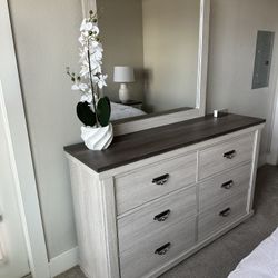 Selling bed set, mattress, and box