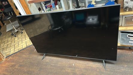 Samsung 65’ Crystal UHD 4K Smart TV W/ remote
