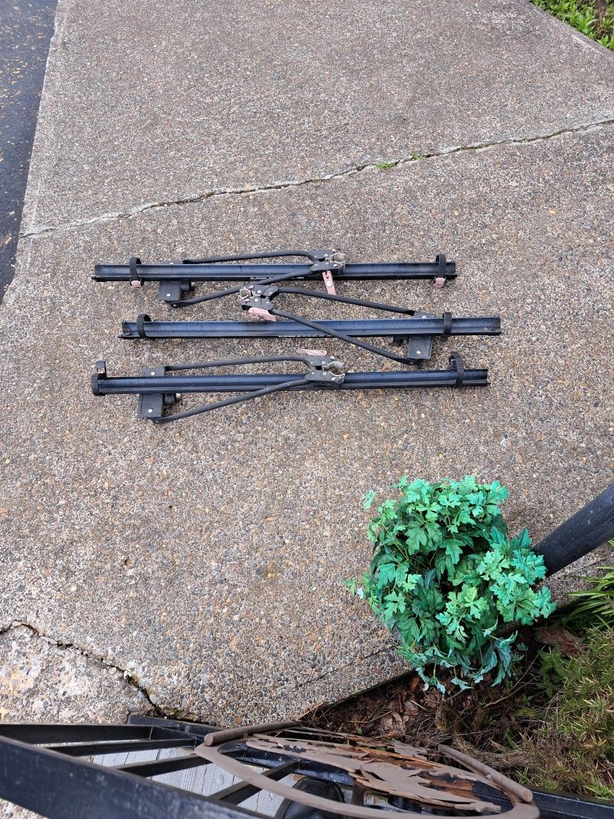 3 Yakima Bike Trays With 1key
