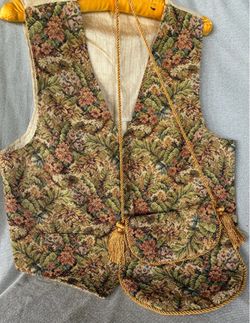Vest and matching bag.  23” x 20 , bag is 10”x11”