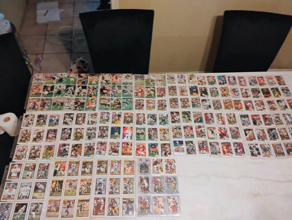 π Football Card Binder β 90s Collection w/ Brett Favre Rookie