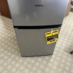 Galanz Refrigerator 