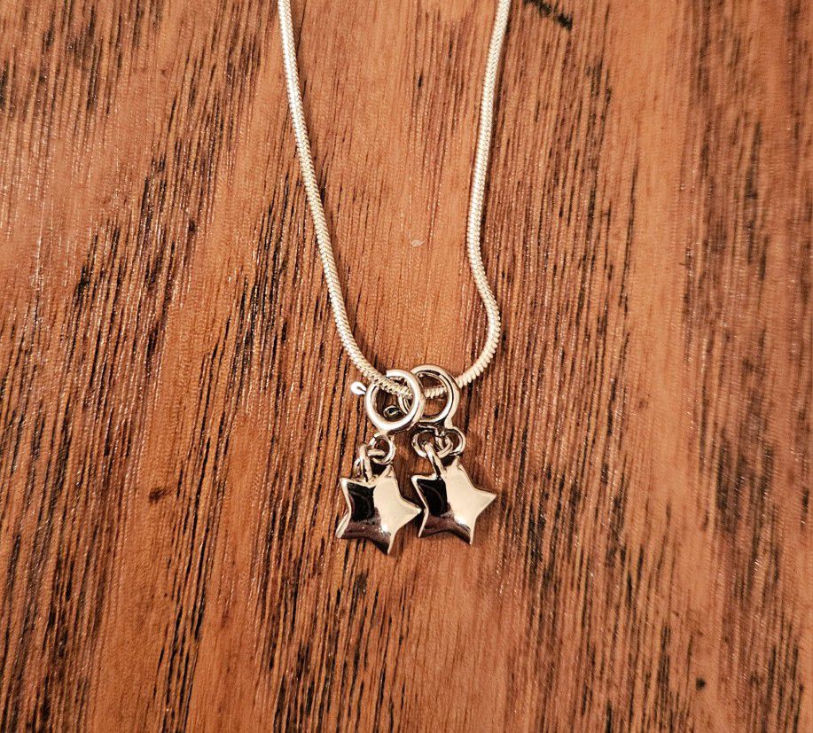 LISTING ENDS ON SUNDAY NICE Sterling Silver Chain Star Pendents
