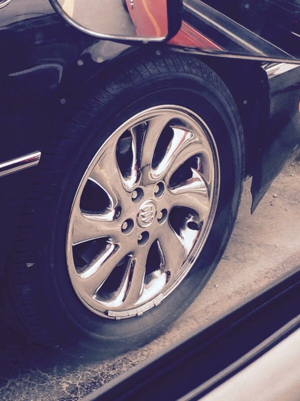 4 17 inch chrome oem Buick park ave rims only