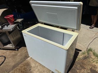 Danby 7 Cu FT freezer. Good working condition