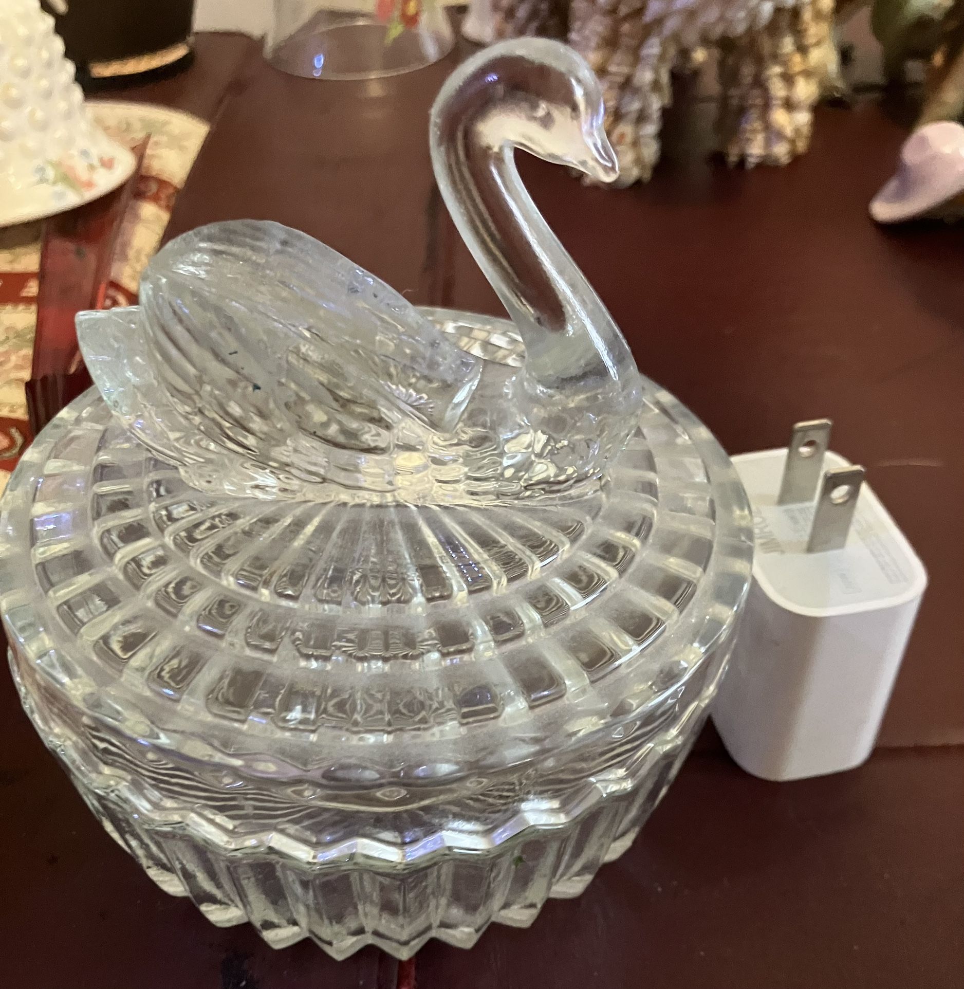Vintage 1940s JEANETTE CLEAR CUT GLASS SWAN POWDER DISH & TRINKET BOX
