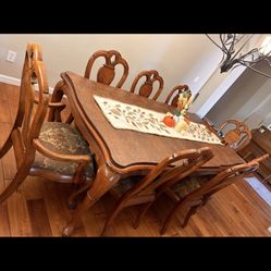 Thomasville 10 Person Dining Table Plus China Cabinet And Buffet