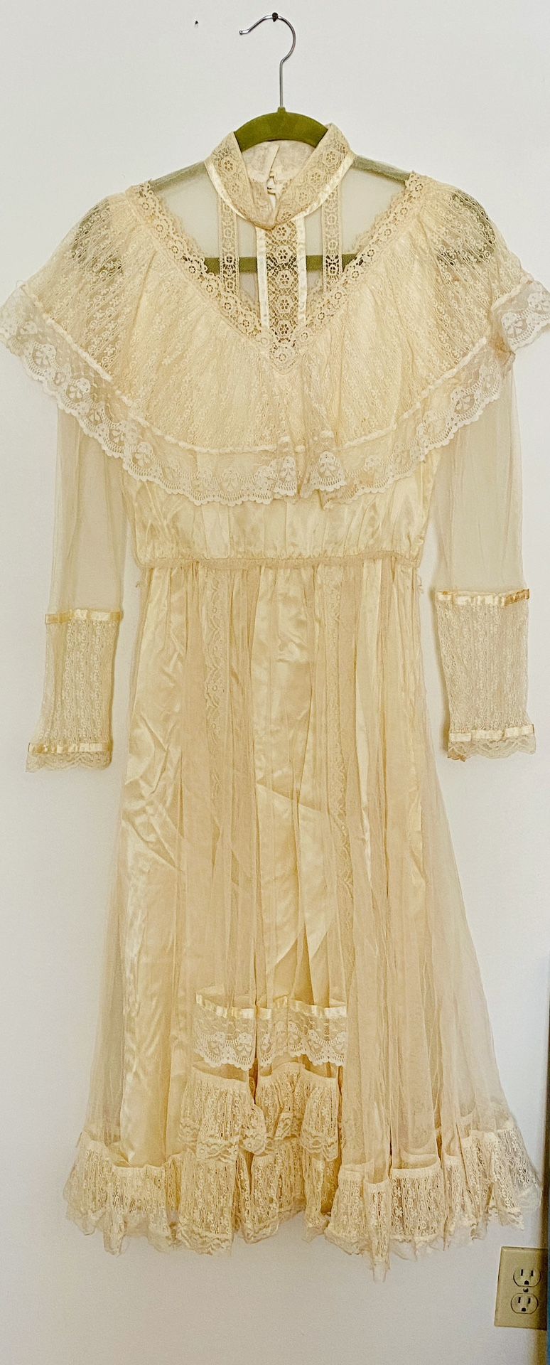Vintage Lace Gunne Sax Dress, M