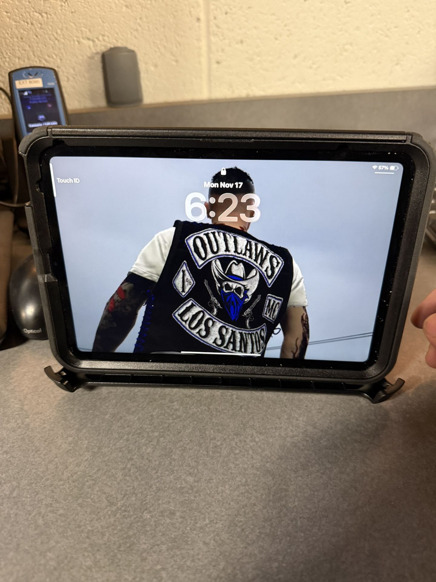 iPad Mini Latest Gen With Outer box