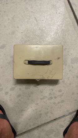 Cash box