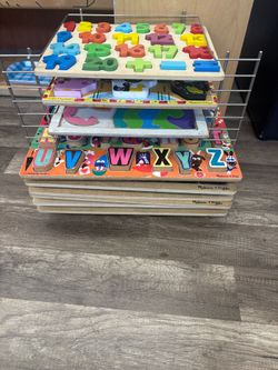 Puzzle Rack and Puzzles
