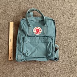 Fjallraven Kanken Medium Backpack