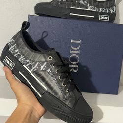 Dior | Black B23