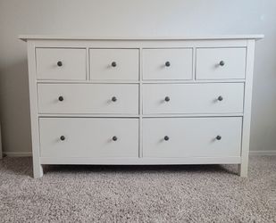 Ikea HEMNES
8-drawer dresser