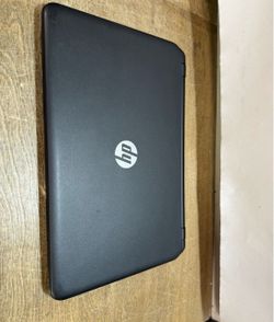 HP 15 laptop AMD Quad-Core A6 500 GB HD 8 GIGS RAM Webcam HDMI Win 10 Office
