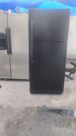 Kenmore black apartment size fridge "nice" PLEASE READ DESCRIPTION FOR DETAILS=THANK YOU!!🤝
