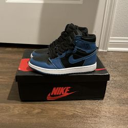Air Jordan 1 Retro High OG "Royal 2013"