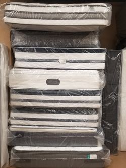 Premium Mattress withFREE BOXSPRING. SERTA.BEAUTYREST . SIMMONS