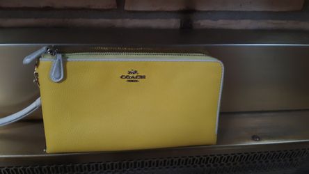 Women coach wallet