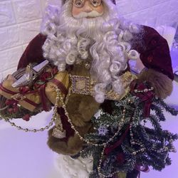 Pretty Santa Display Statue
