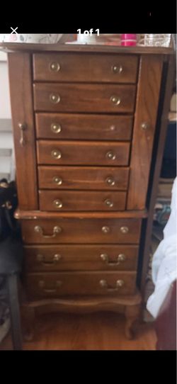 Jewelry box