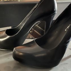Micheal Black Heel 