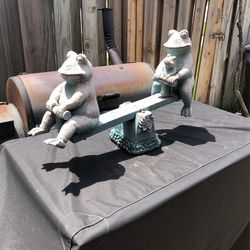 Garden frog Teeter Totter Decoration