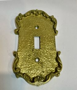 Ornate Gold-Tone Switch Plate Cover Single Toggle MM225 Hollywood Regency Rare