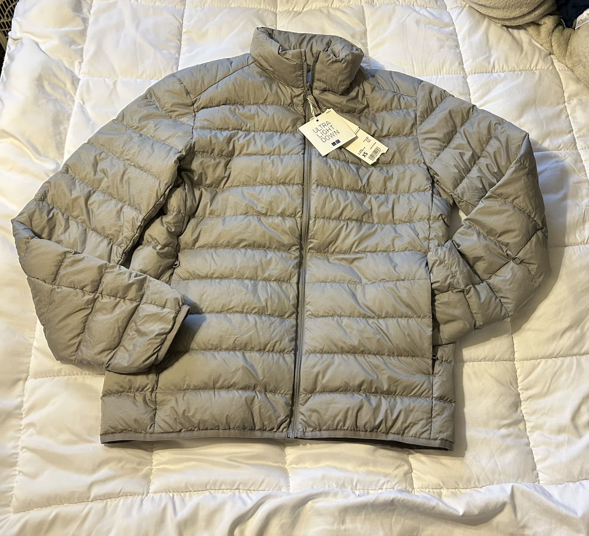 Uniqlo Ultra Light Down Jacket Kid size XS(chest32-35) w/carry Pouch