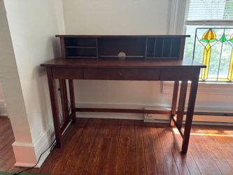 Desk : good condition, one small dent