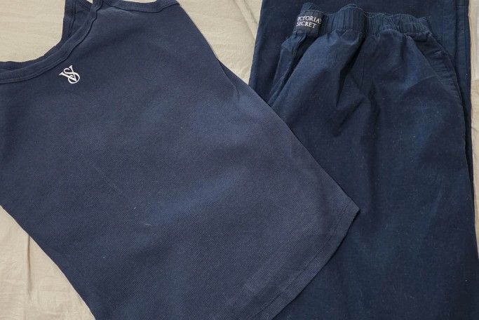 Victoria's Secret
100% Cotton Tank & Pants Navy Blue Pajama Set - Medium Women's Set