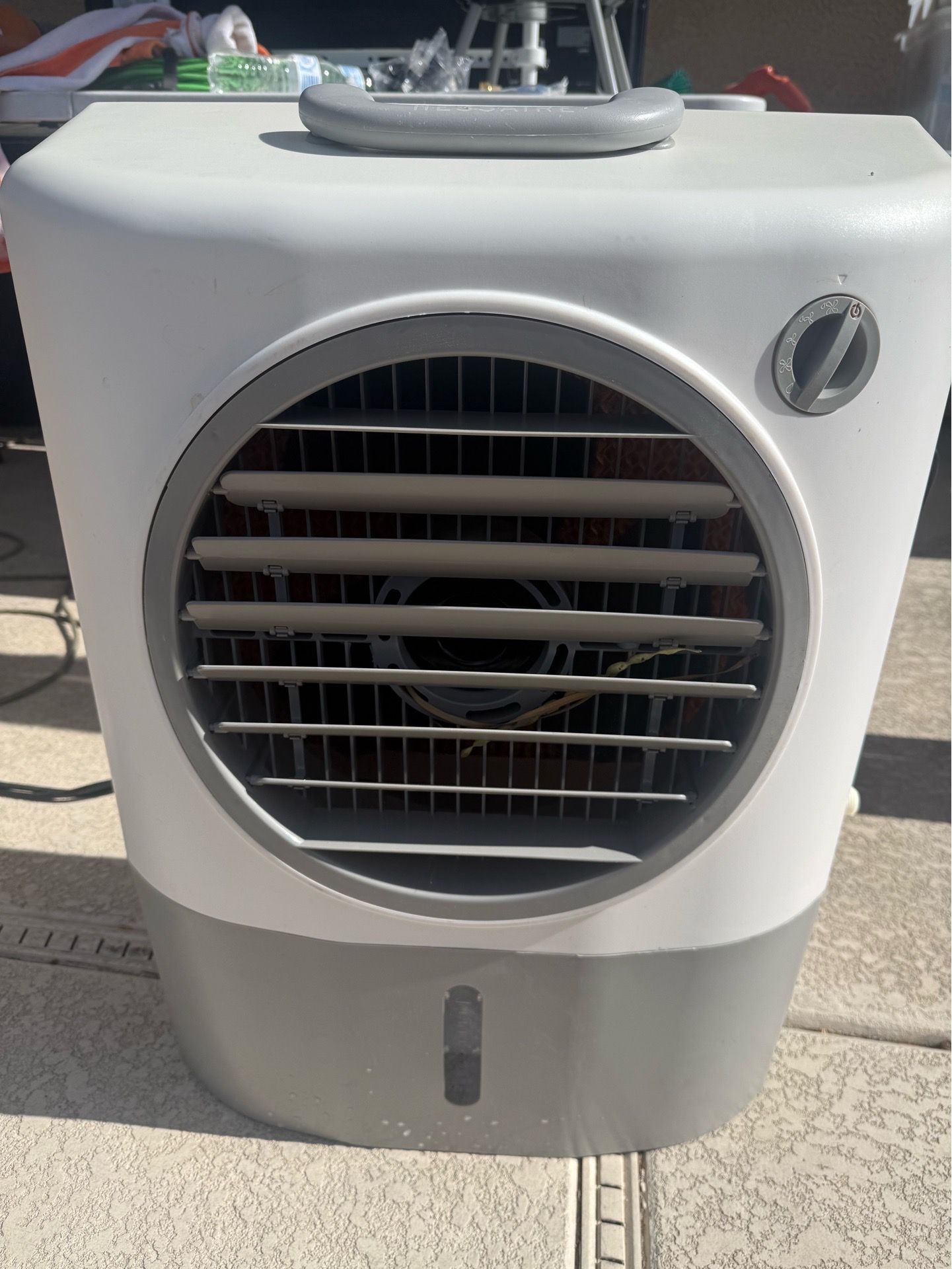 Evaporative cooler/ swamp cooler