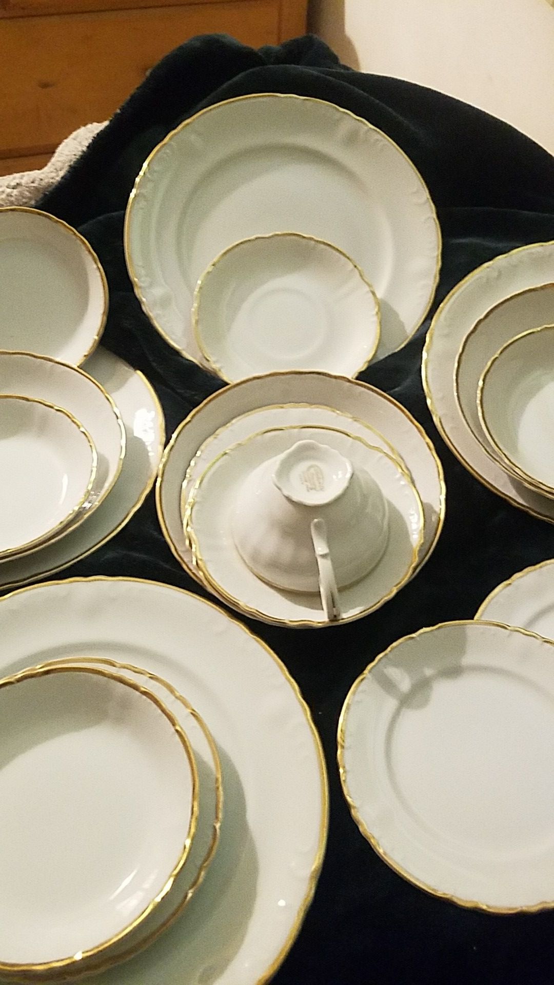 FULL SET* Wentworth Gold-Rimmed Fine China (Japan)