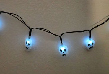Skull string lights