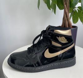 Men Size 8 Jordan 1 Retro High Black Metallic Gold Shoes (2020)