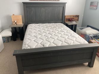 Solid Wood Farmhouse Style Queen Size Bed Frame