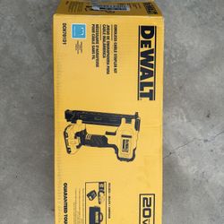 DEWALT 20V MAX Lithium-Ion Cordless Cable Stapler with 2.0Ah Battery, Charger and Bag. 