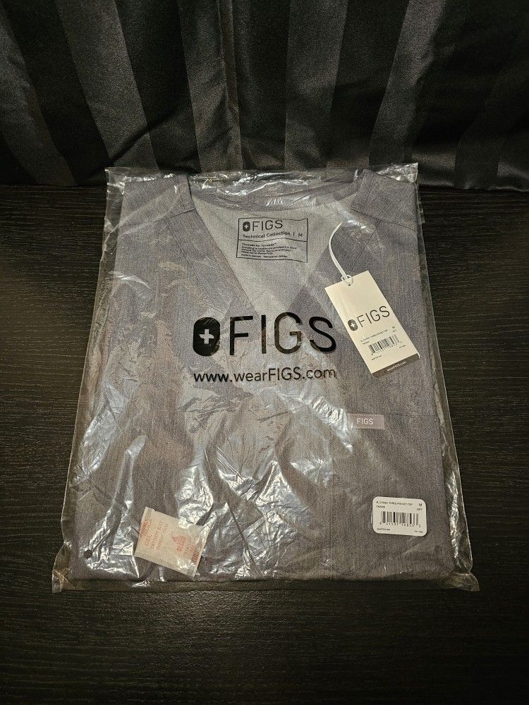FIGS Chisec Three-Pocket Scrub Top, Men's M (Graphite)