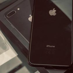 iPhone 8 Plus 