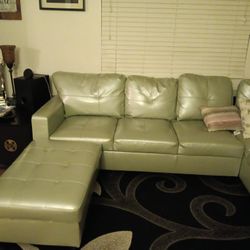 Cozy Sectional Couch W/ ottoman