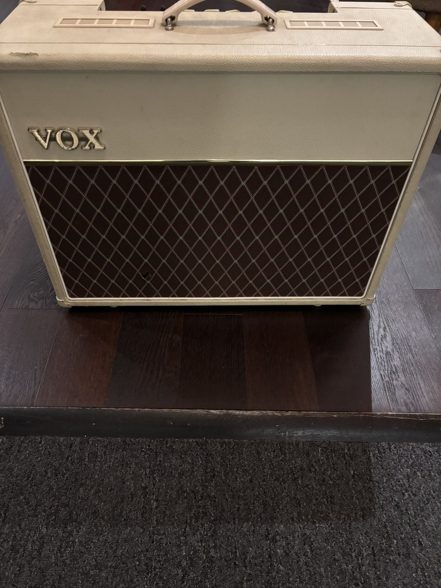 Vox AC30s  Limited Edition Cream Color 