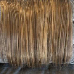 Clip-In Hair Extensions 24”