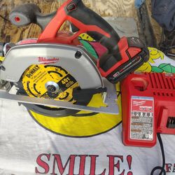 Milwaukee Saw With Battery And Charger