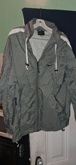 Nike Windbreaker Jacket with Side Zipper Pockets Mens Size Medium, New